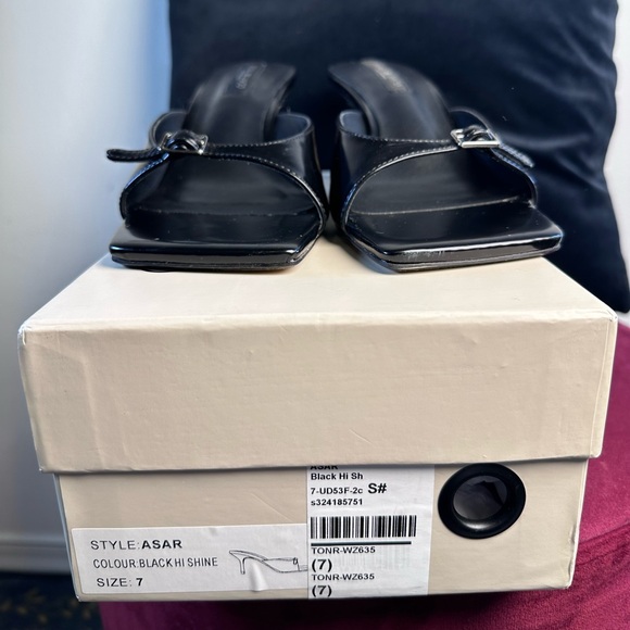 Tony Bianco Asar Sandal in Black Hi Shine slip on kitten heel leather - Picture 3 of 9